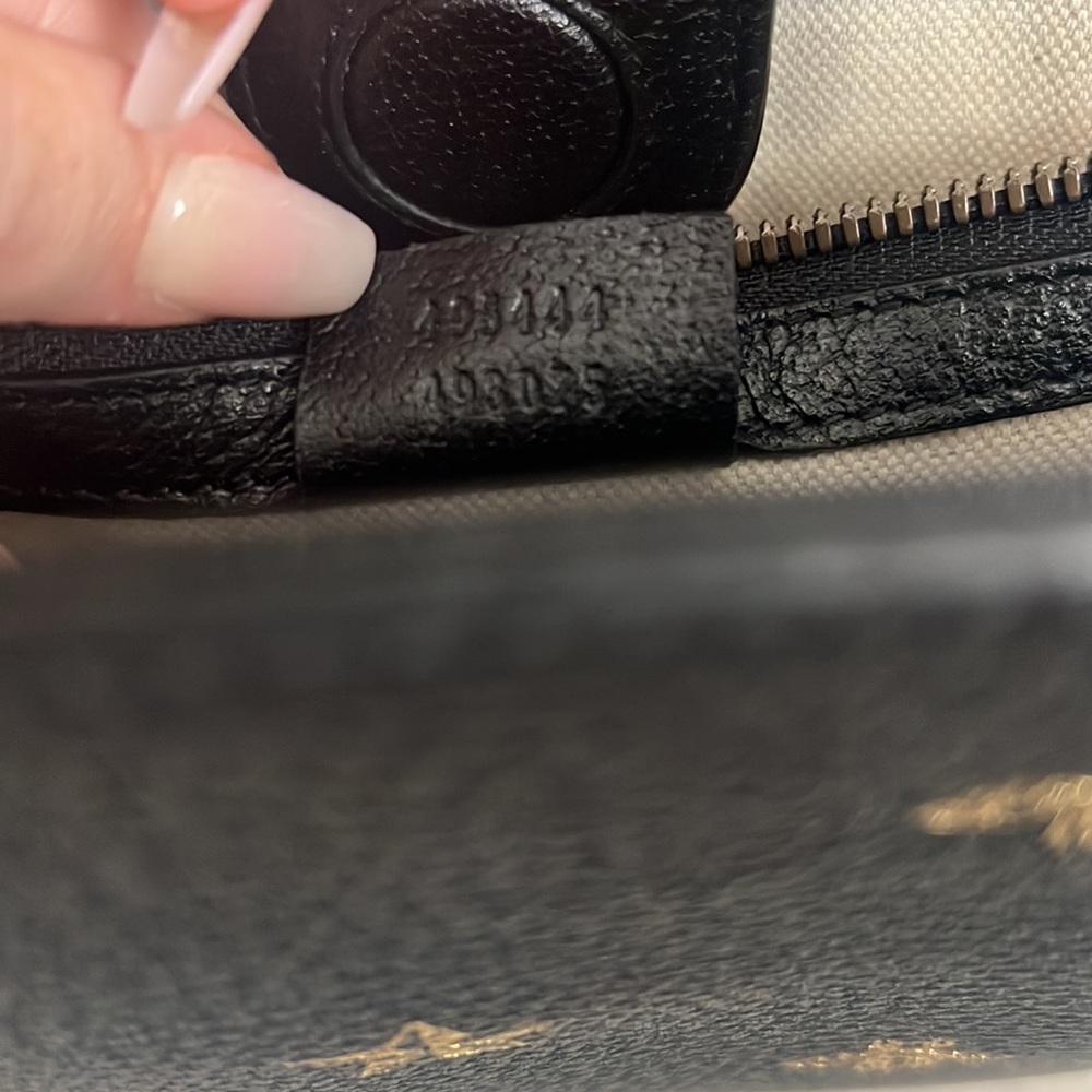 🆕💯% Auth Gucci Leather Bag Black and Gold Leather Bag with Strap 🐝 - Picture 8 of 15